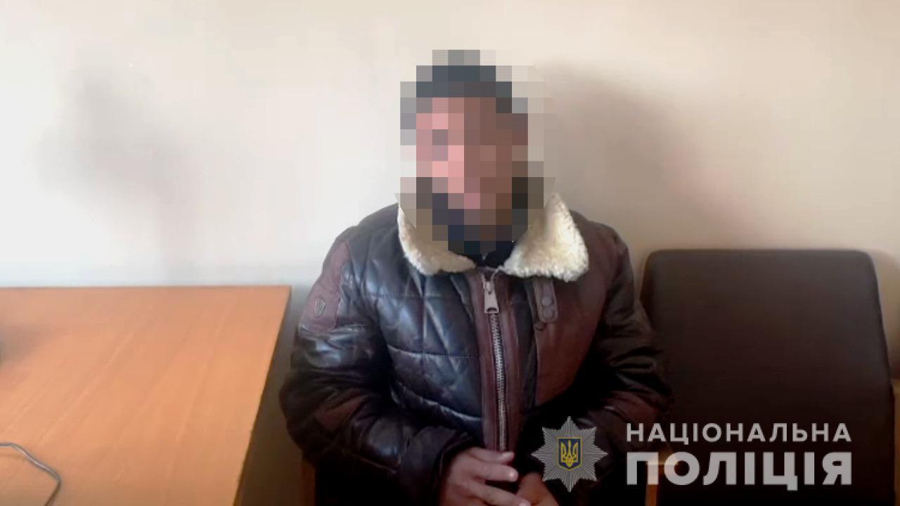 На Одещині поліцейські викрили двох малолітніх хлопців у спричиненні несумісних з життям тяжких тілесних ушкоджень безхатченку