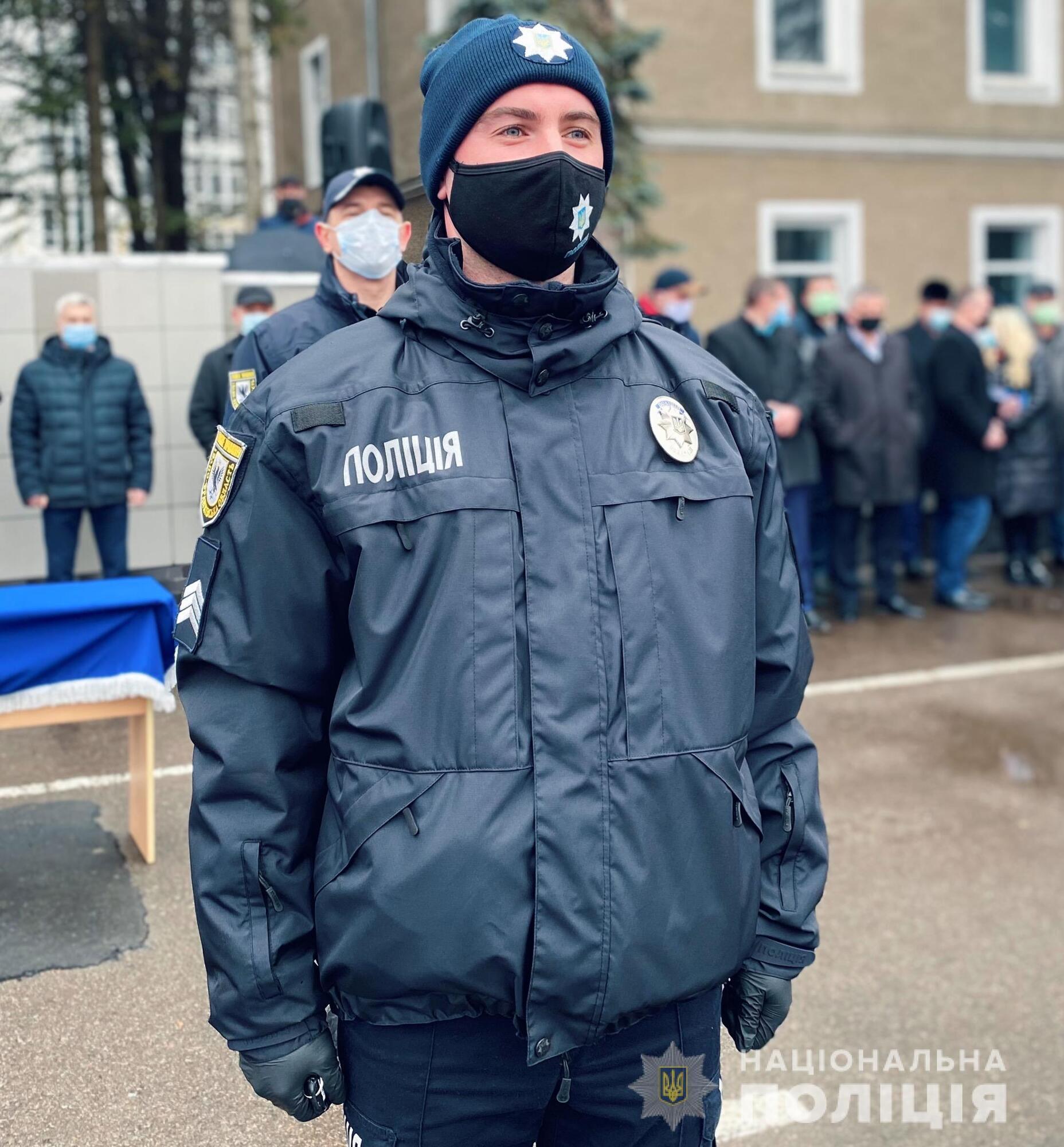 На Прикарпатті заступили на службу поліцейські офіцери громади
