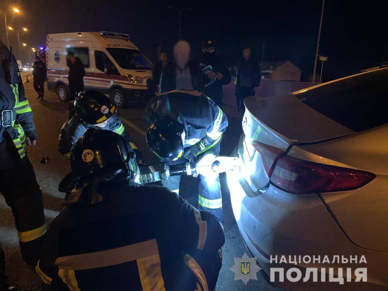 Поліцейські встановлюють обставини ДТП на трасі Одеса-Київ