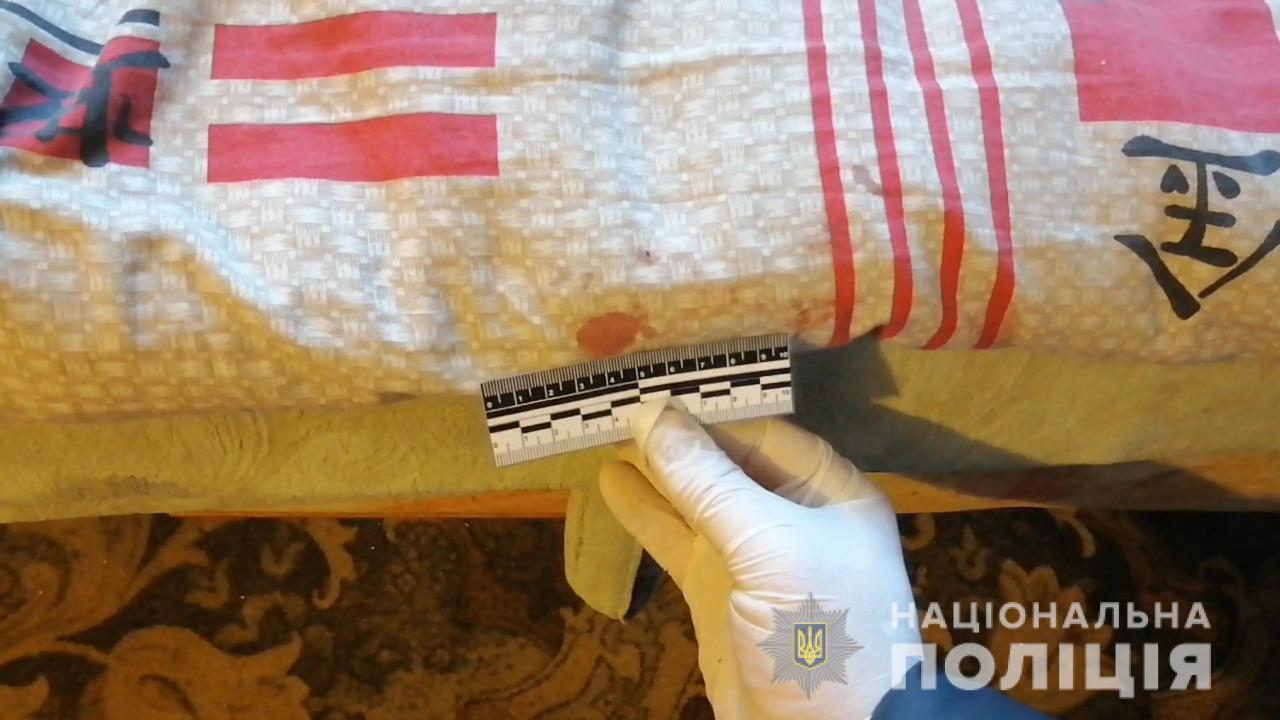 Поліцейські затримали 46-річного жителя Чорноморська за підозрою у спричиненні смертельних травм своїй співмешканці