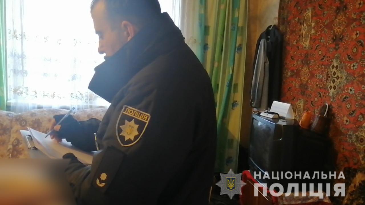 Поліцейські затримали 46-річного жителя Чорноморська за підозрою у спричиненні смертельних травм своїй співмешканці