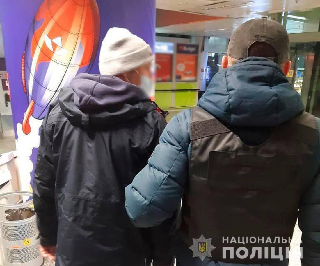 Слідчі поліції Житомирщини завершили розслідування діянь наркоугруповання: його організатор постане перед судом