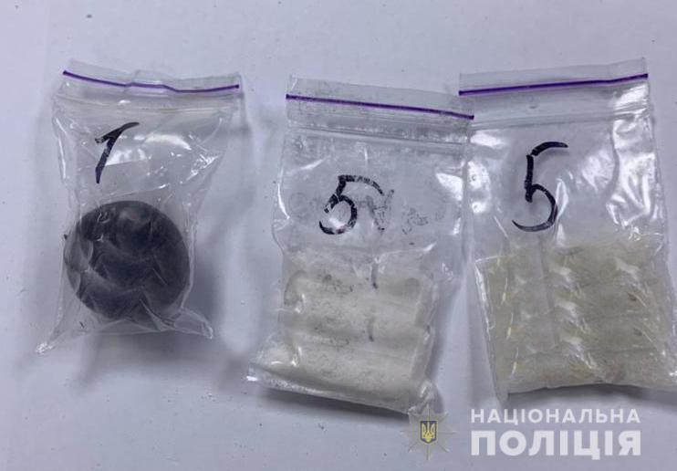 На Житомирщині слідчі поліції оголосили підозри учасникам міжрегіональної організованої  групи наркодилерів