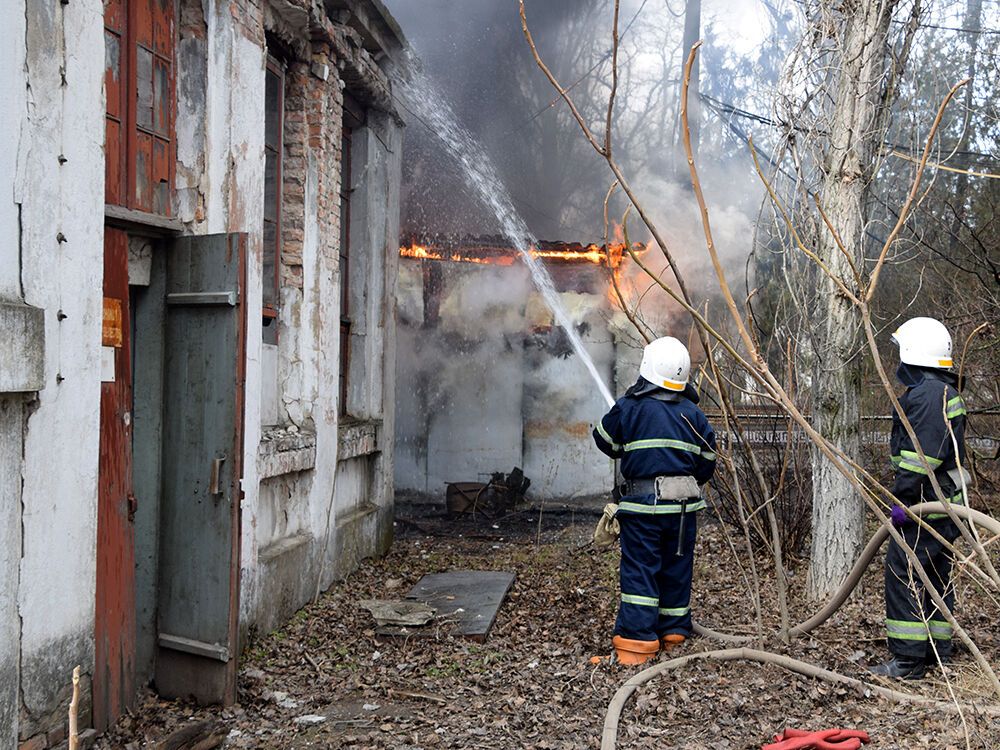 Миколаїв: рятувальники ліквідували пожежу господарчої будівлі на одному із об’єктів міста