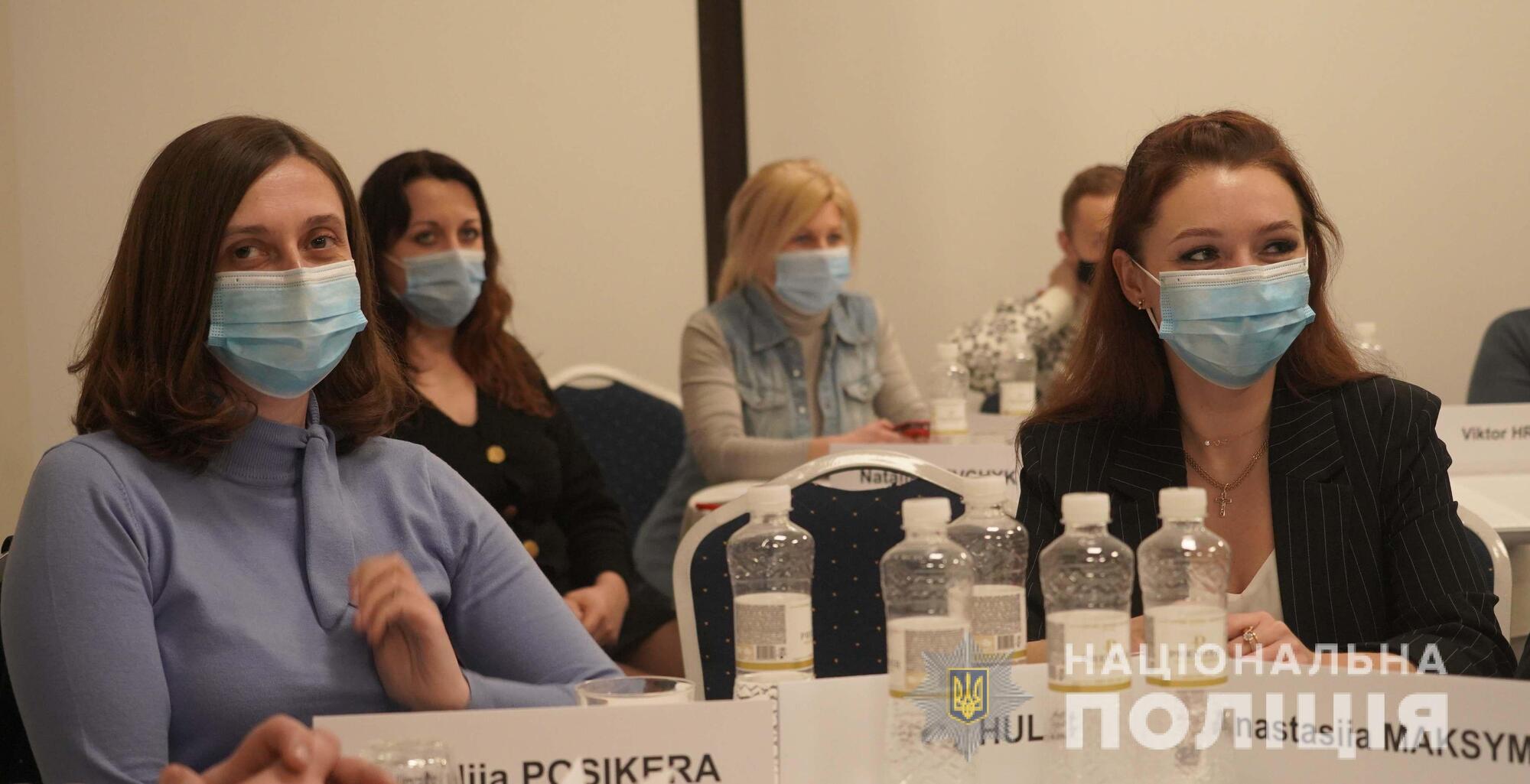 Оператори 102 пройшли тренінг з покращення обслуговування громадян англійською мовою