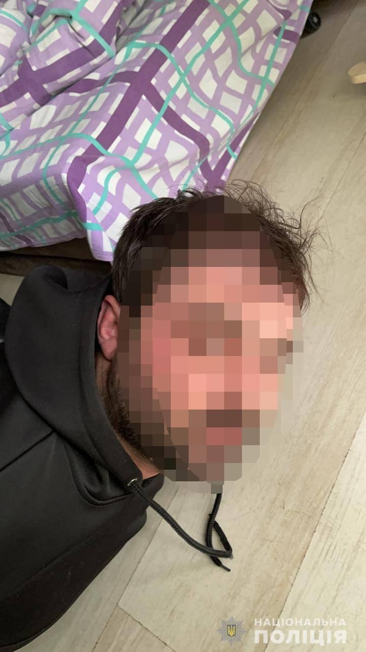 Правоохоронці Одещини викрили етнічну злочинну групу у розбійному нападі на жителя Луганщини