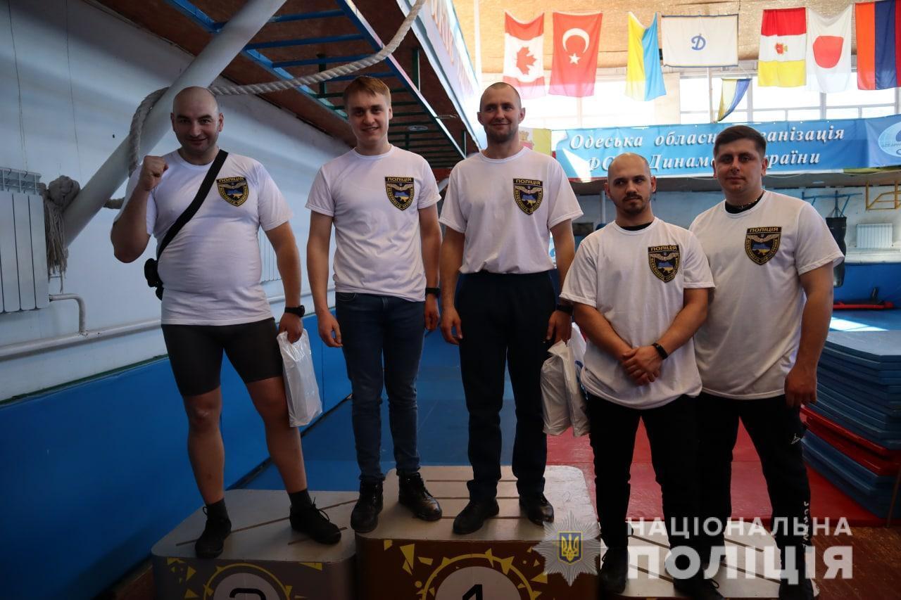 Одеський батальйон поліції особливого призначення увійшов в п’ятірку кращих у турнірі з гирьового спорту