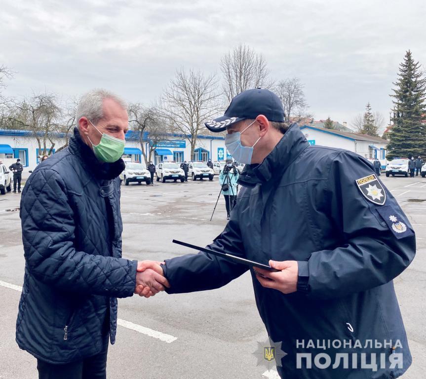 На Прикарпатті заступили на службу поліцейські офіцери громади