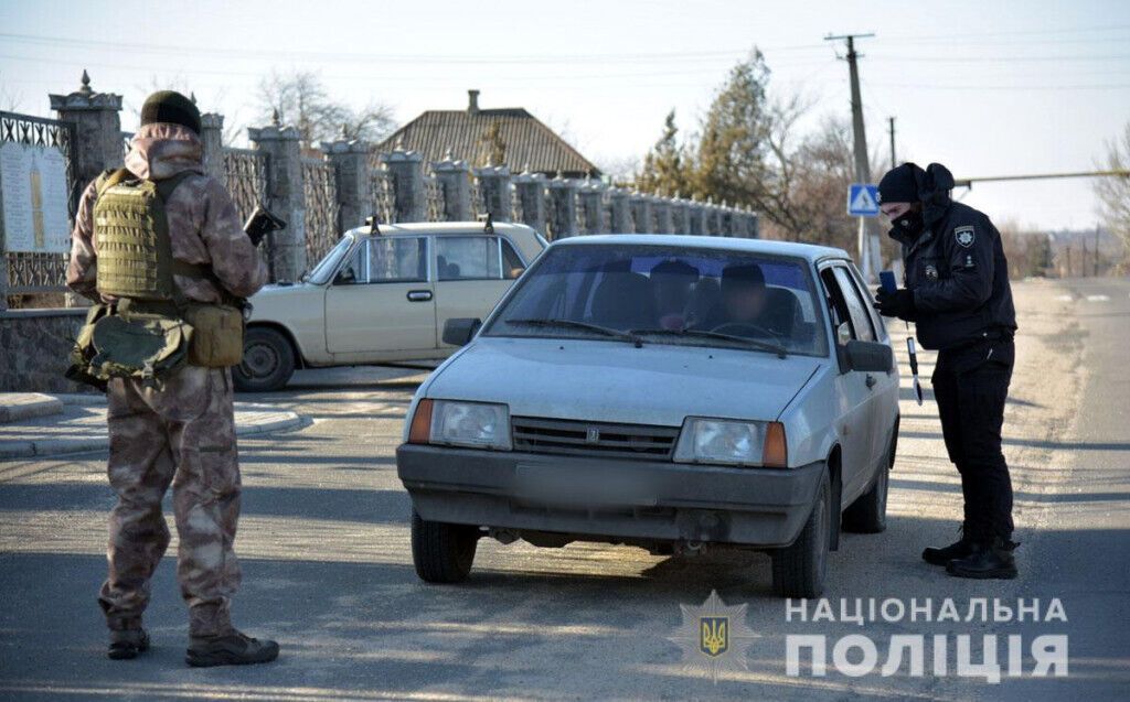 На Донеччині правоохоронці зі складу ООС провели відпрацювання прифронтових населених пунктів