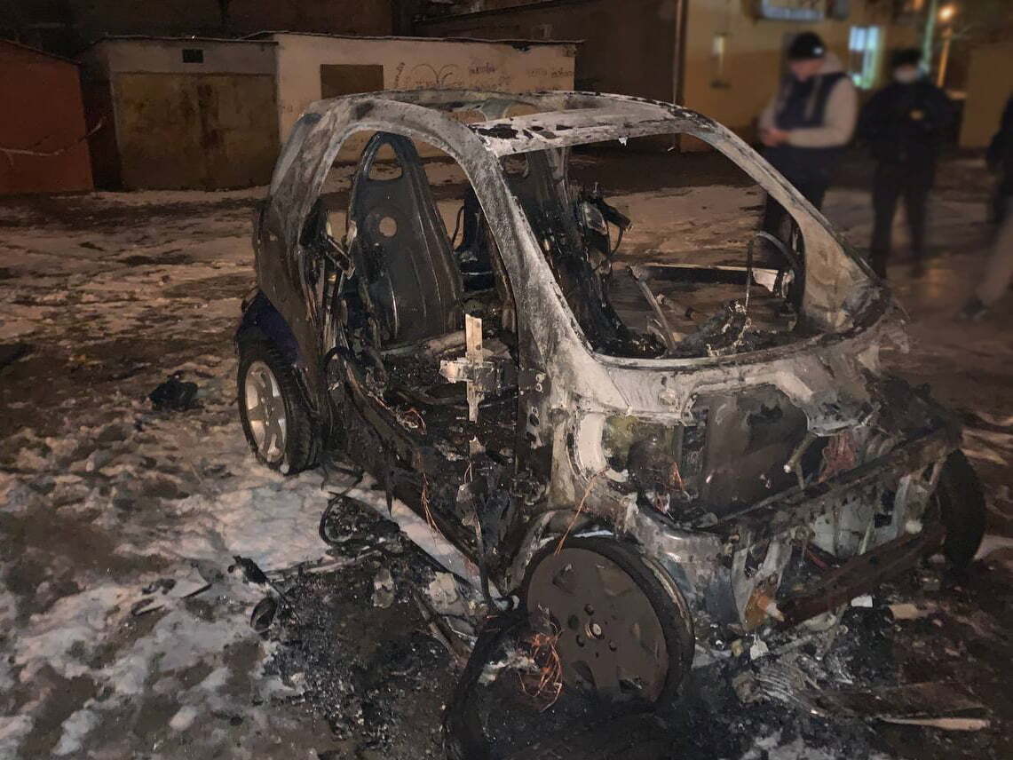 м. Миколаїв: унаслідок пожежі знищено автомобіль