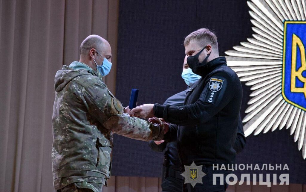 На Донеччині добровольці, які захищають територіальну цілісність України, отримали нагороди від керівництва МВС