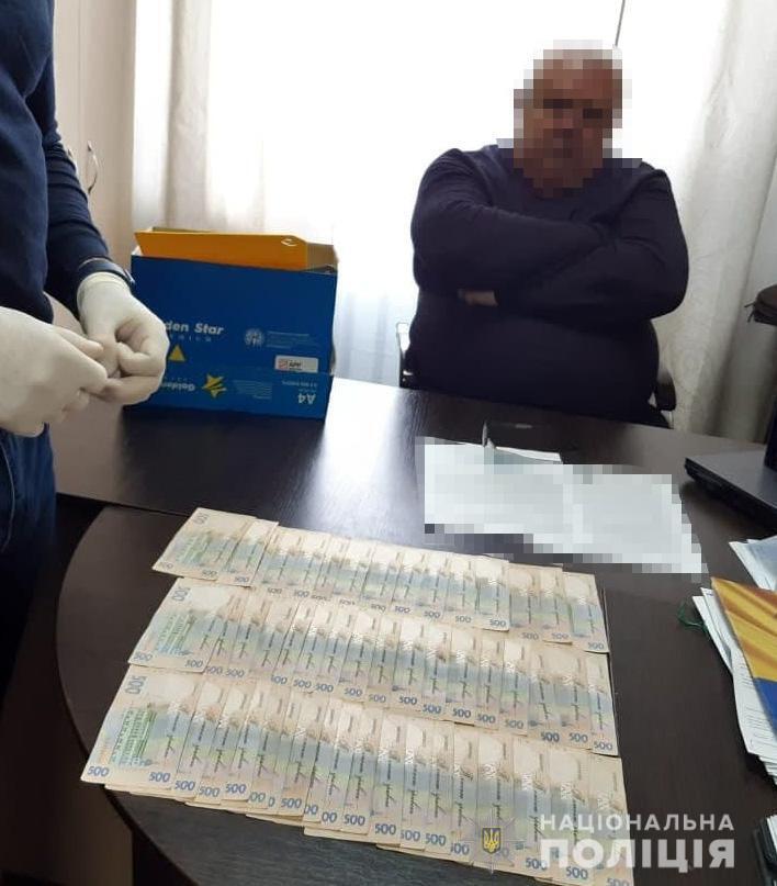 Поліція викрила у хабарництві в.о. керівника управління державного агентства рибного господарства у Кіровоградській області