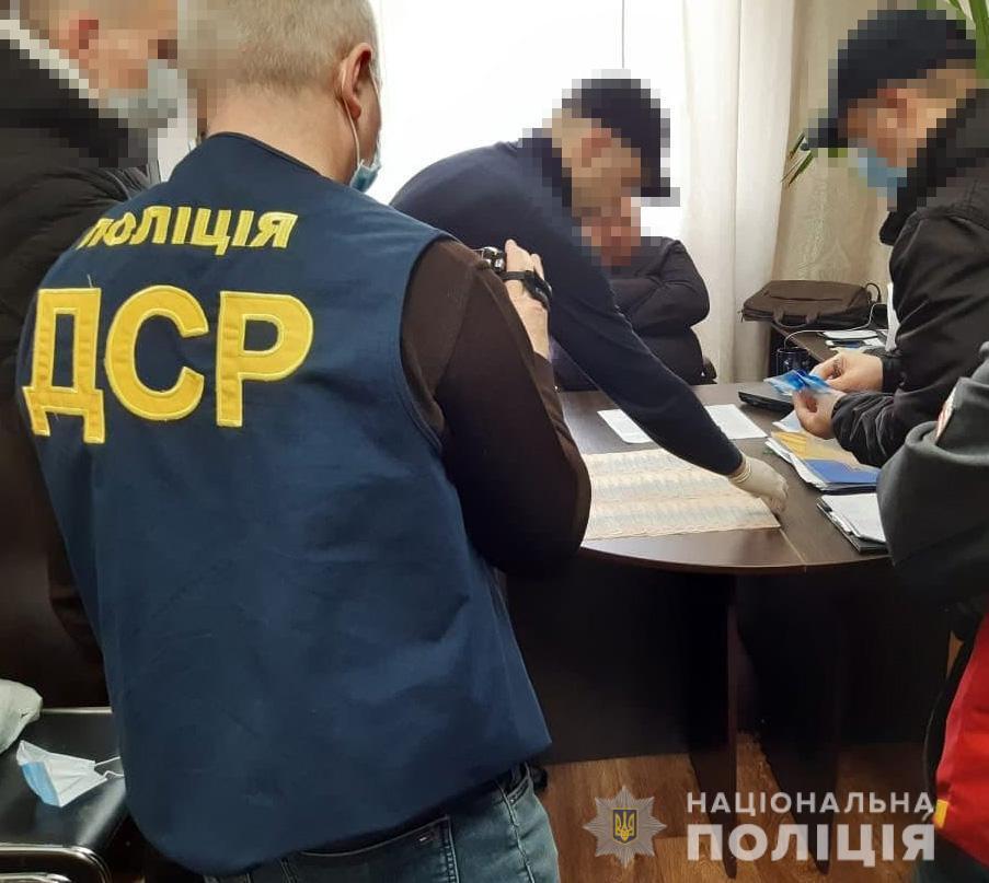 Поліція викрила у хабарництві в.о. керівника управління державного агентства рибного господарства у Кіровоградській області
