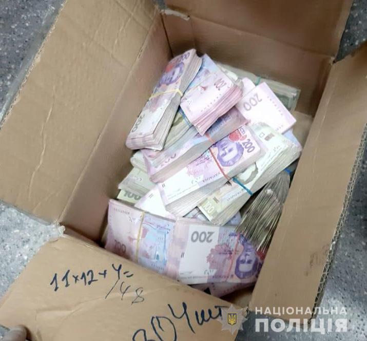 Продаж довідок із потрібним результатом тесту на COVID-19:  у Києві поліцейські викрили працівників приватної лабораторії