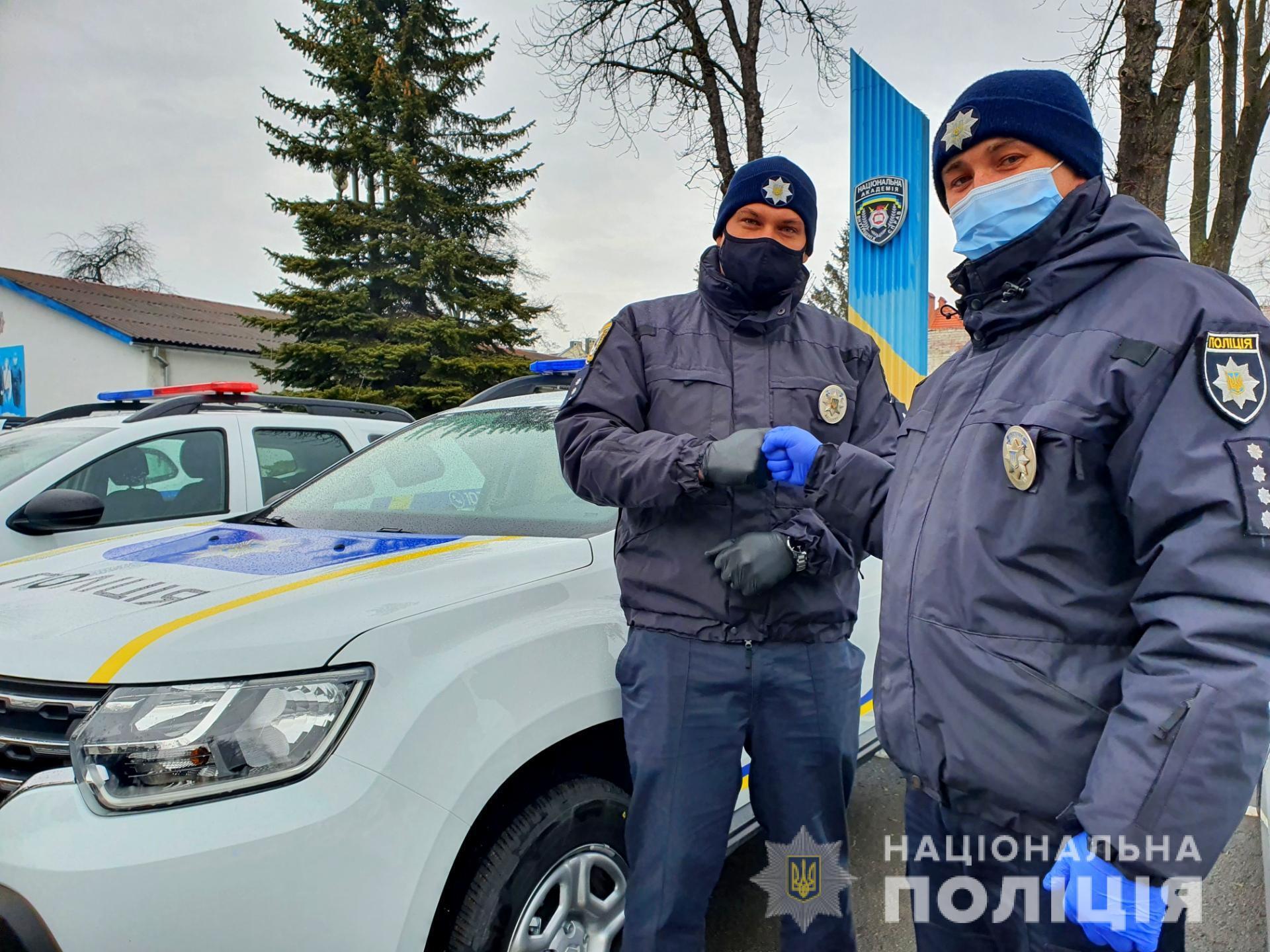 На Прикарпатті заступили на службу поліцейські офіцери громади