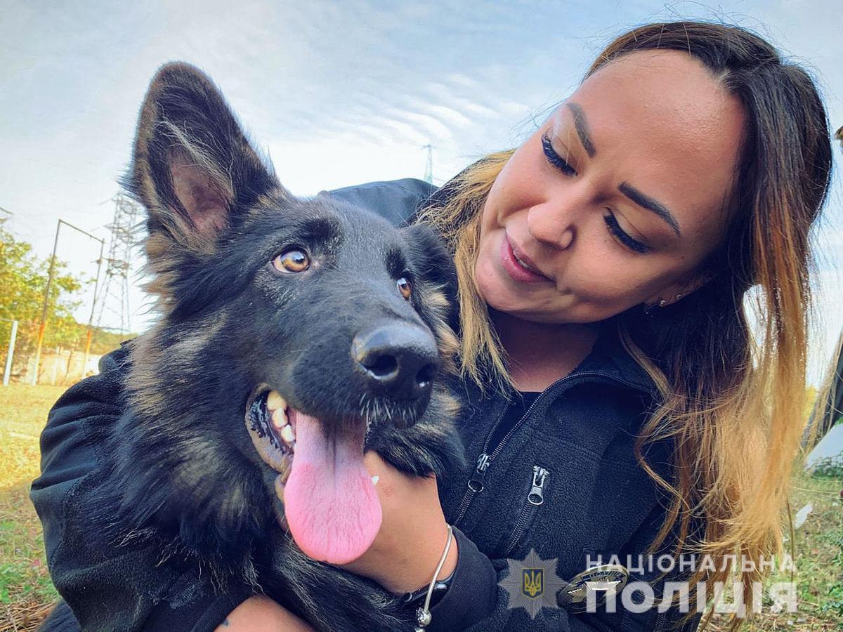 Охороняють безпеку та долають різні виклики: жінки-поліцейські Донеччини розповідають свої історії