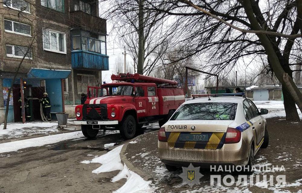 На Донеччині поліцейські врятували від пожежі подружжя