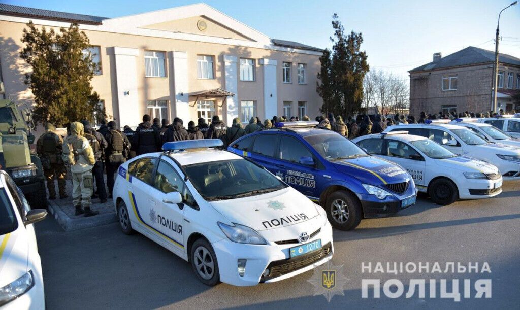 На Донеччині правоохоронці зі складу ООС провели відпрацювання прифронтових населених пунктів