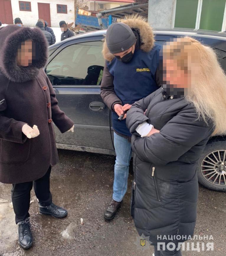 На Рівненщині поліція затримала на хабарі директорку регіонального підрозділу Національної академії аграрних наук