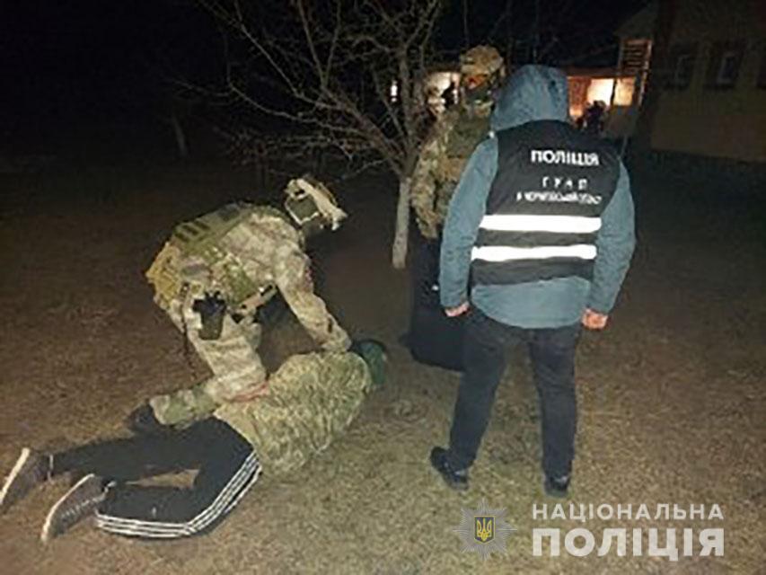 Поліція Чернігівської області затримала учасників злочинної групи за розбійний напад на лісничого