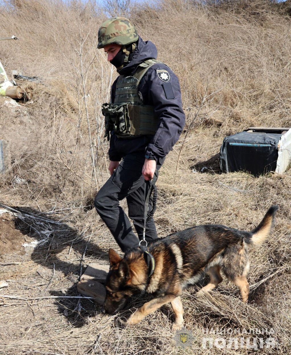 На Донеччині правоохоронці зі складу ООС провели відпрацювання прифронтових населених пунктів