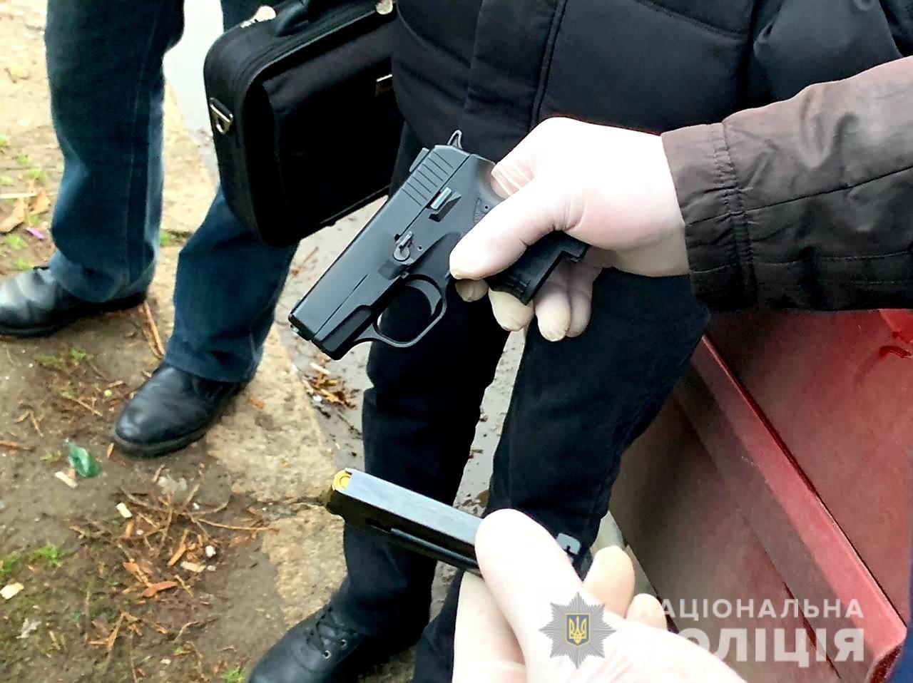 Поліцейські затримали зловмисника, причетного до вбивства жінки, яку знайшли застреленою в орендованій квартирі у центрі Миколаєва