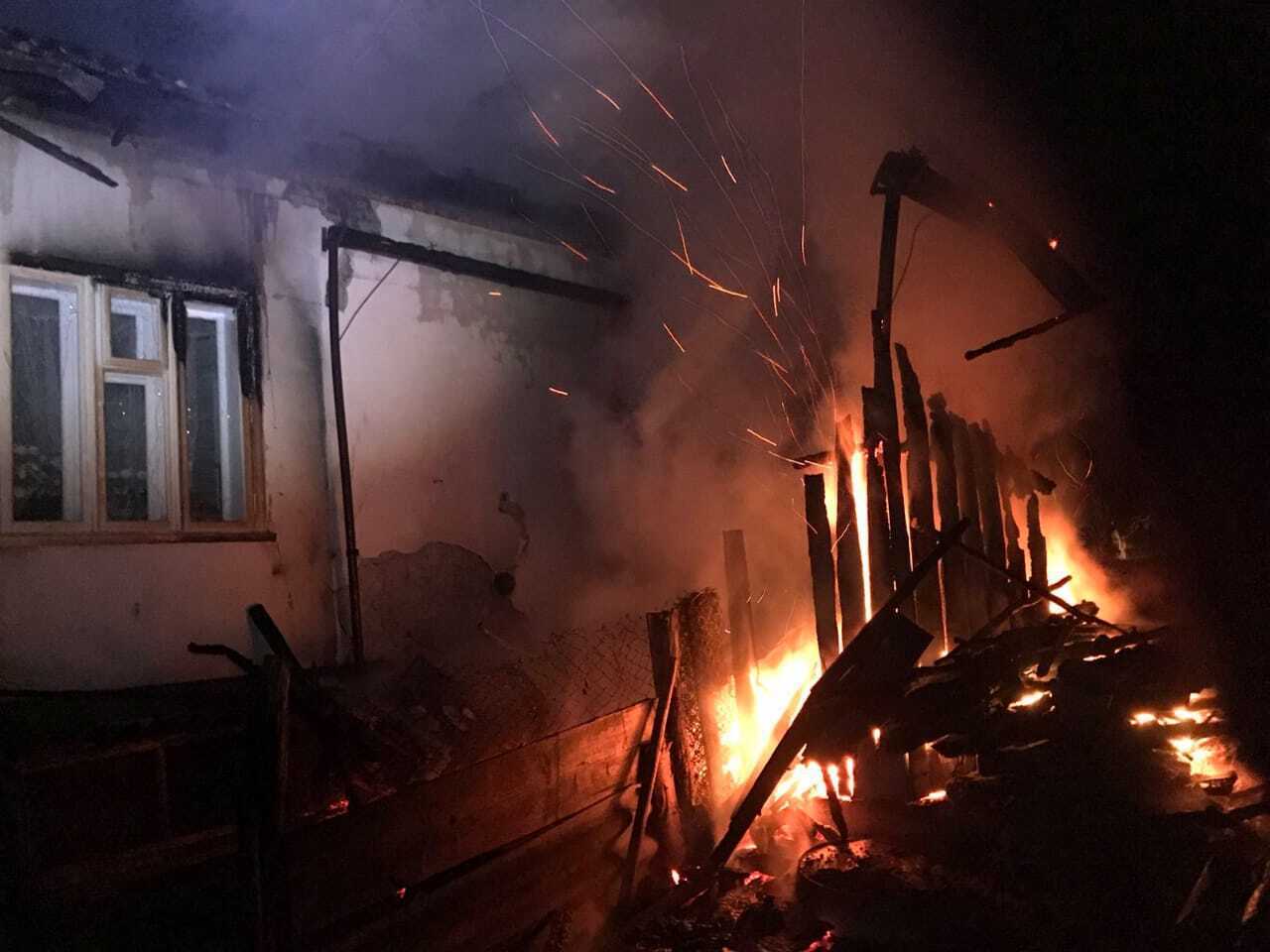 Івано-Франківська область: надзвичайники врятували житловий будинок, приборкавши пожежу в Косівському районі