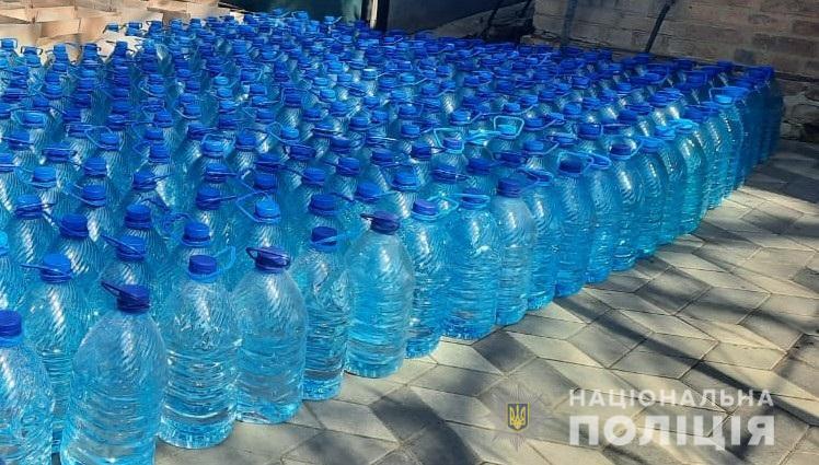 На Кіровоградщині поліцейські припинили діяльність підпільного виробництва фальсифікованої алкогольної продукції