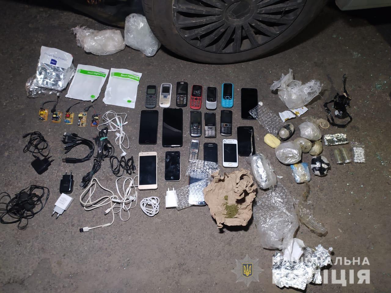 На Вінниччині поліцейські затримали організоване злочинне угруповання, яке налагодило канал постачання наркотиків у місця позбавлення волі