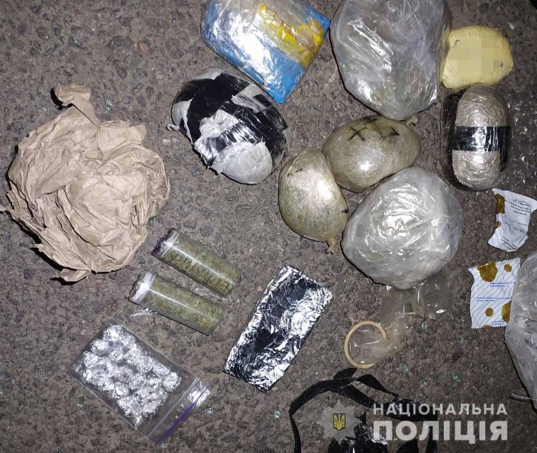 На Вінниччині поліцейські затримали організоване злочинне угруповання, яке налагодило канал постачання наркотиків у місця позбавлення волі