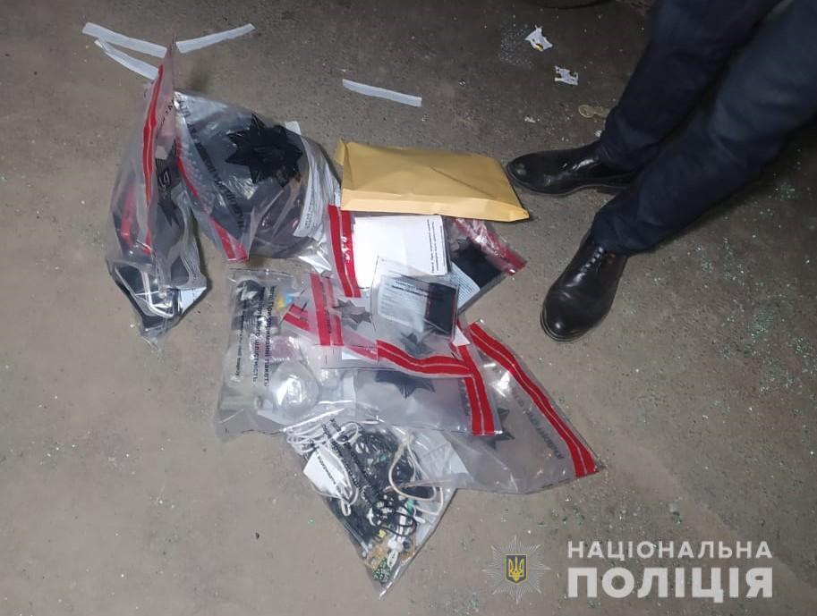 На Вінниччині поліцейські затримали організоване злочинне угруповання, яке налагодило канал постачання наркотиків у місця позбавлення волі