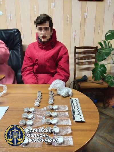 Вирок суду: 6 років 2 місяці позбавлення волі з конфіскацією майна за придбання, зберігання та збут психотропної речовини (ФОТО)