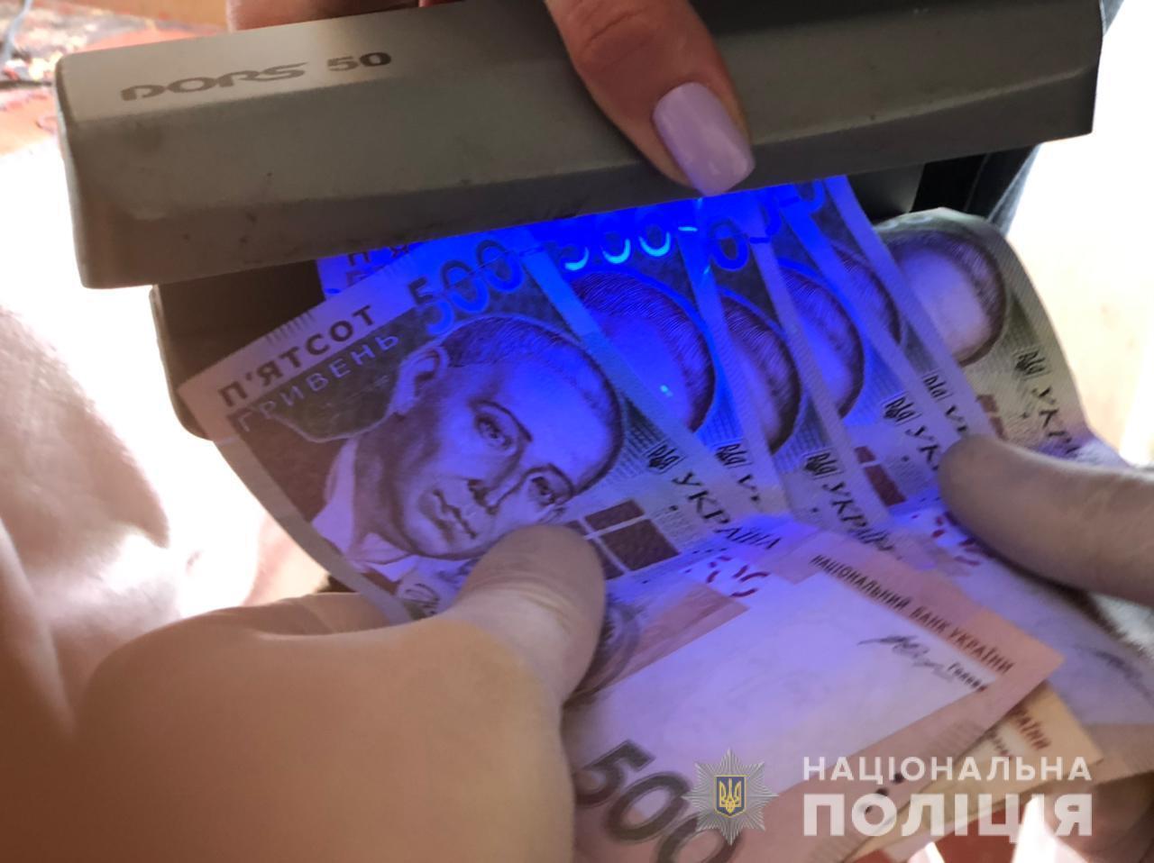 В Одесі правоохоронці оголосили підозру двом чоловікам у виготовленні та збуті фальшивих грошей