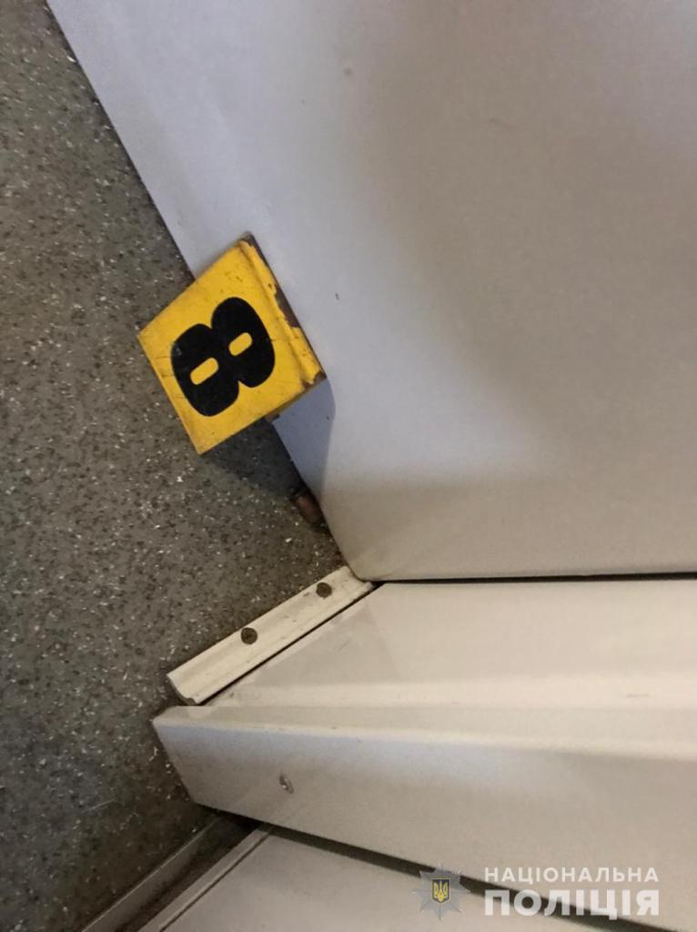 Поліція Харківщини оперативно затримала двох чоловіків, які вчинили стрілянину в пасажирському потязі (УТОЧНЕНО)