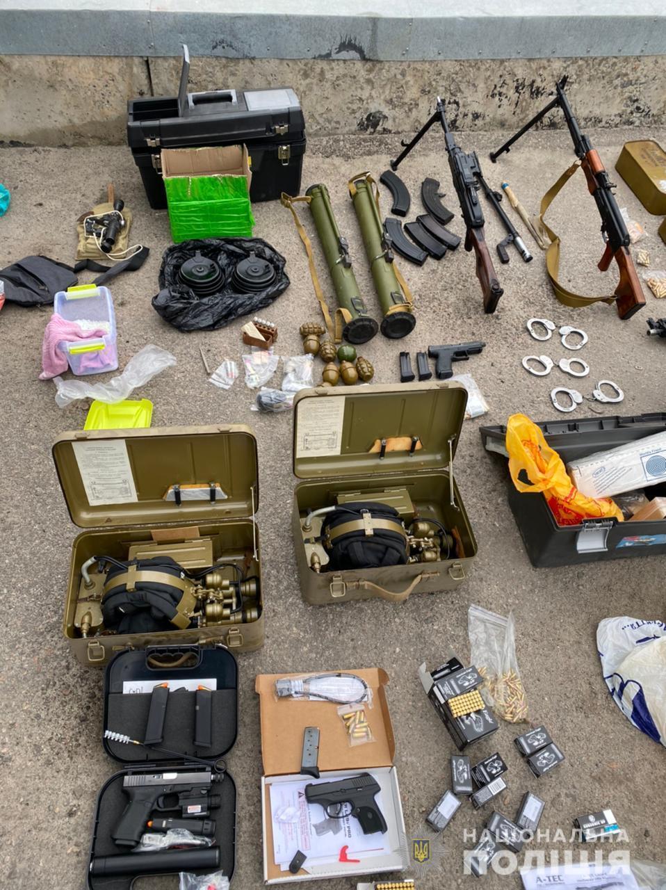 У Харкові поліцейські вилучили арсенал зброї та боєприпасів