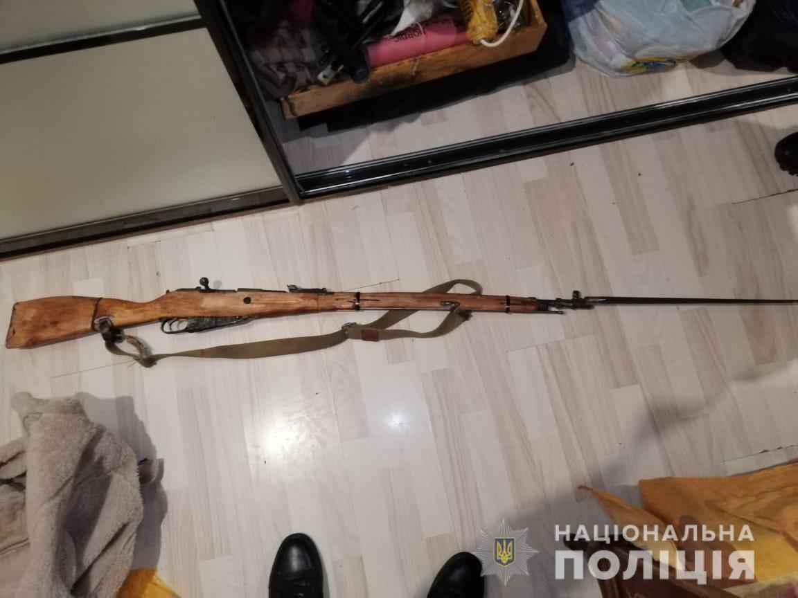 Харківські оперативники викрили групу осіб, причетних до торгівлі зброєю