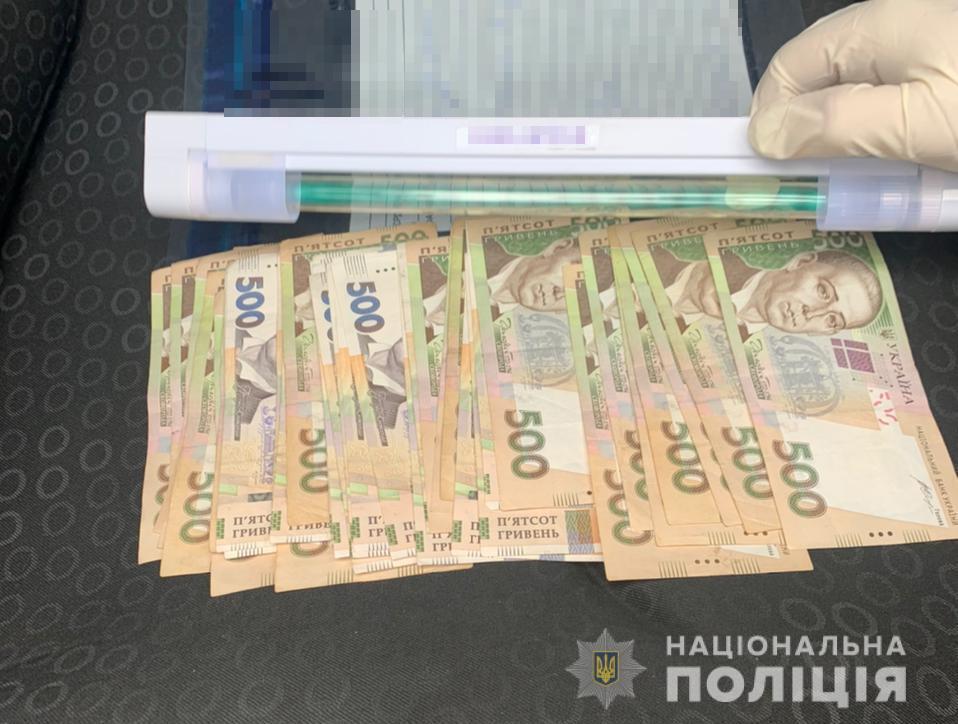 На Закарпатті поліцейські затримали на хабарі працівника Держагентства лісових ресурсів