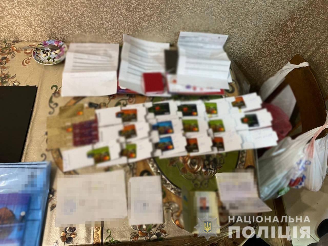 Правоохоронці Одещини ліквідували злочинну групу, яка обманом вербували людей для втягнення в злочинну діяльність у Франції