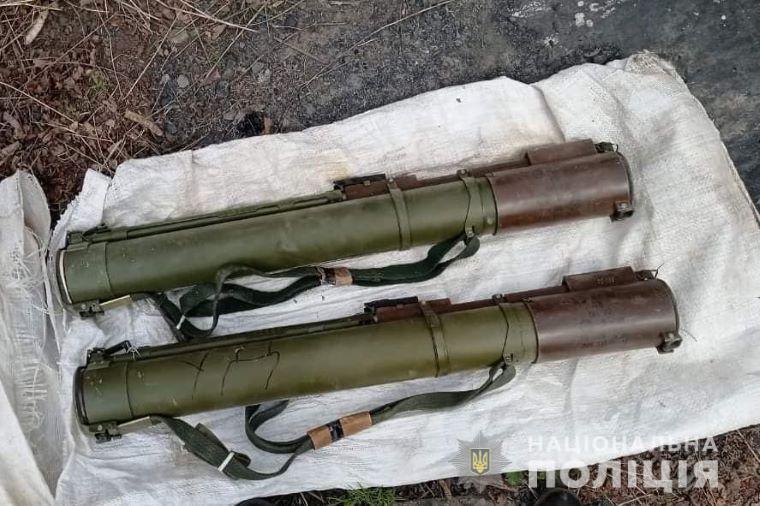 На Луганщині правоохоронці виявили схрон з боєприпасами