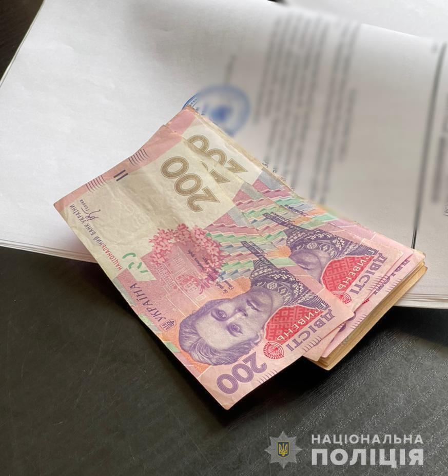 15 000 гривень за уникнення покарання  - поліція Кіровоградщини затримала чоловіка, який намагався підкупити правоохоронця
