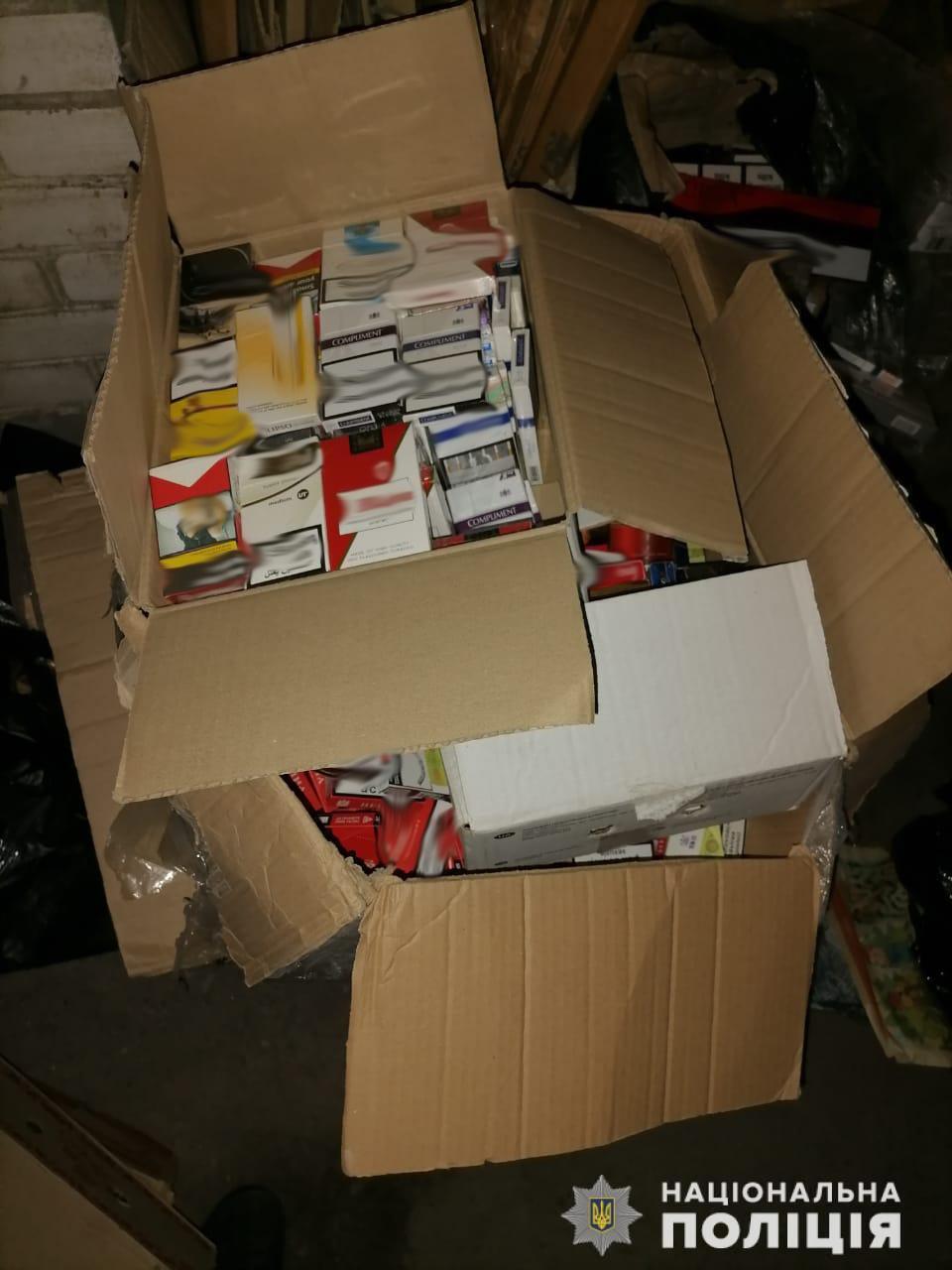 Вінницькі поліцейські викрили канал постачання контрабандних цигарок в Україну