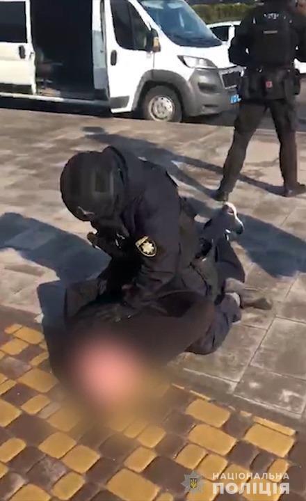 Повідомлено про підозру чоловікові, який у Запоріжжі публічно погрожував патрульним поліцейським, – внутрішня безпека Нацполіції