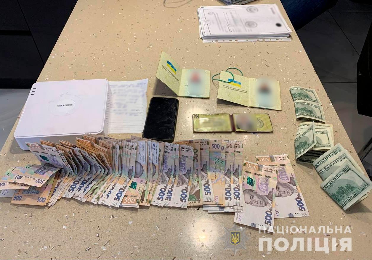 На Харківщині правоохоронці провели спецоперацію для затримання банди «чорних ріелторів»