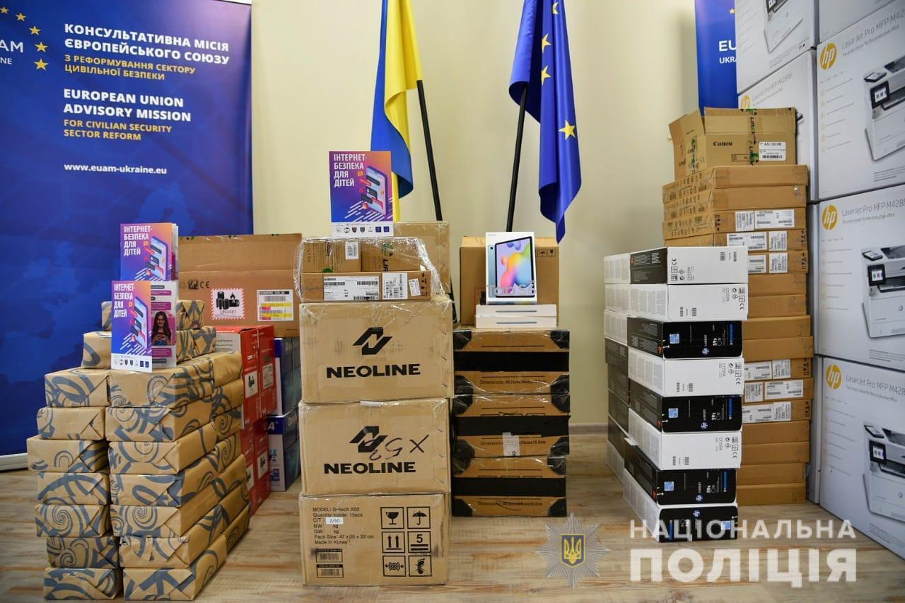 Поліція Одещини отримала нове технічне обладнання від Консультативної місії ЄС в Україні