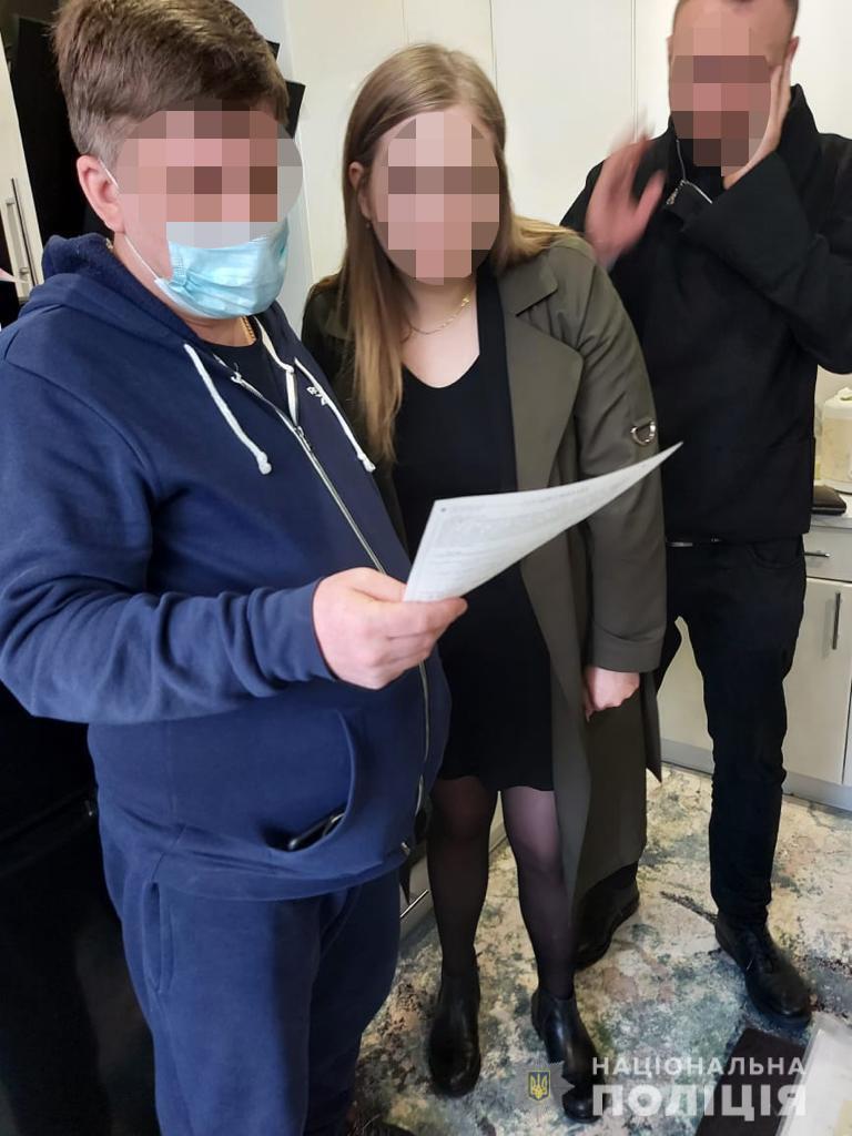 У Києві затримали чоловіка, який фіктивно одружував іноземців з українками