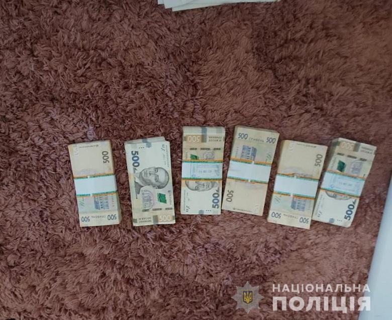 У Києві затримали чоловіка, який фіктивно одружував іноземців з українками