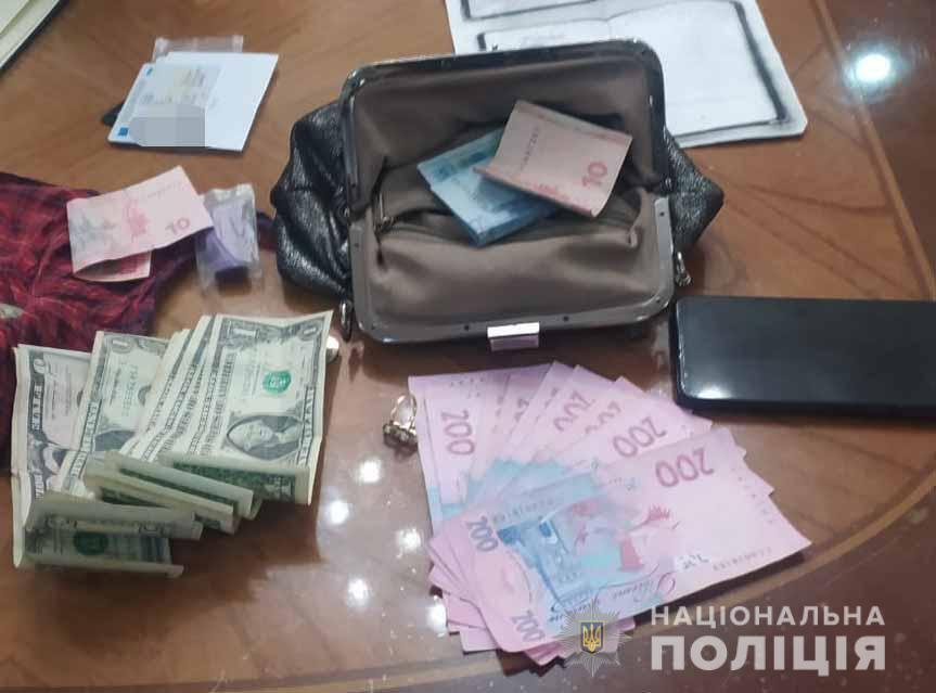 На Вінниччині пліція ліквідувала міжрегіональне угруповання, яке організувало виготовлення та збут наркотиків та психотропів