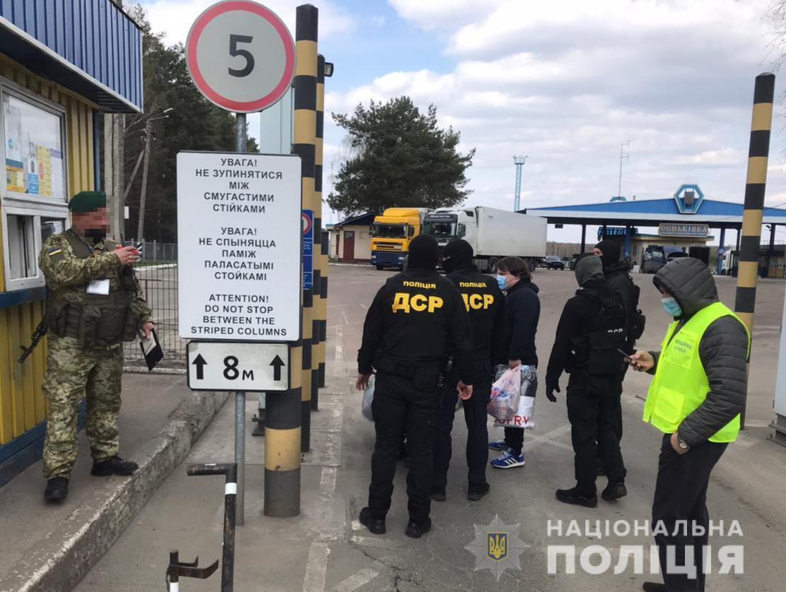 Примусове «відрядження»: «вора в законі» «Міндію Гальського» і «кримінального авторитета» видворили за межі України