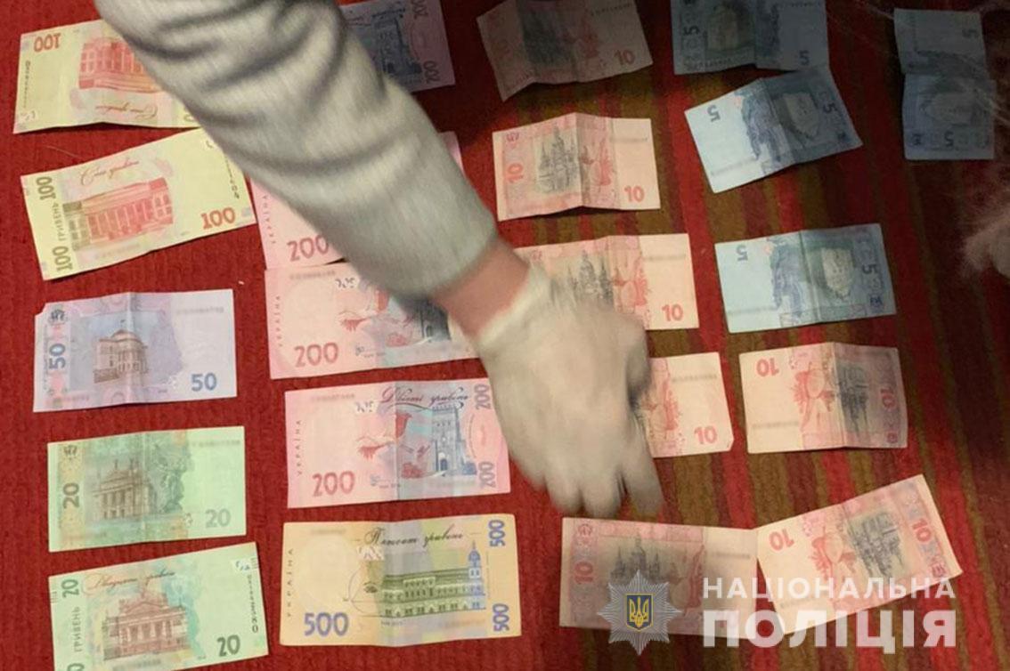 Поліцейські викрили угруповання за виготовлення та збут наркотиків і психотропів на Чернігівщині та Київщині