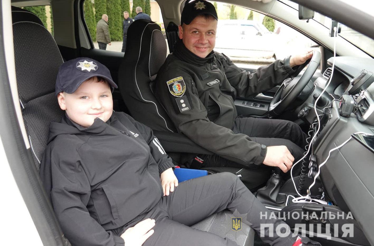 Кам’янець-Подільські поліцейські виконали мрію 7-річного Давида з Києва